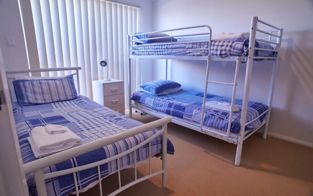 Golf and Beach Retreat – Guest Rooms – Albany