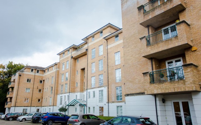 The Sparkford Gardens - Lovely 2bdr With Balcony