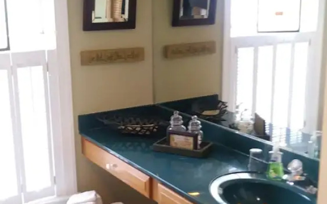 Marvel's on the Creek