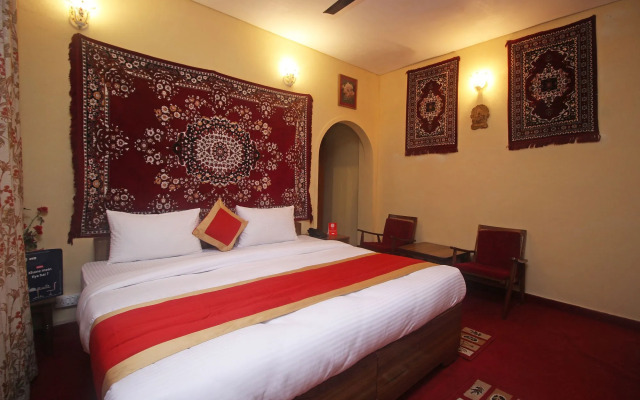 The White House by OYO Rooms