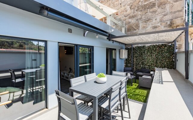 Porto City Holidays by Douro River