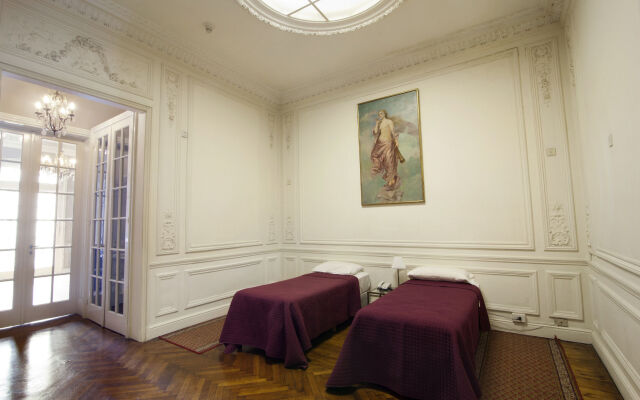 Leonardo Da Vinci Residence