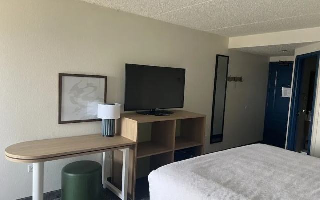 Spark by Hilton Green Bay