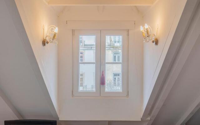 LovelyStay - Distinctive & Unique Apartment next to Sé Cathedral of Lisbon - 5 min to Chiado