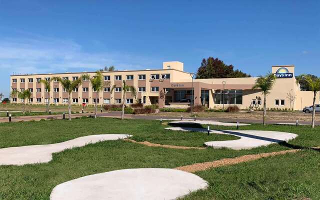 Days Inn By Wyndham Zarate