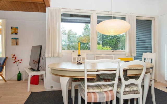 6 Person Holiday Home in Glesborg