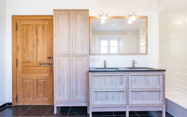 Rural Villa, 4 Kilometres From the Beach