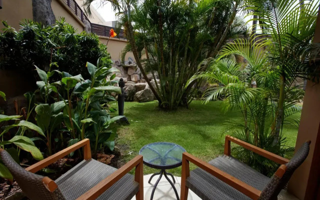 Manchebo Beach Resort and Spa