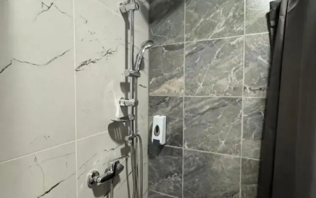 Room-1 Numeris Apartamentai su Balkonu