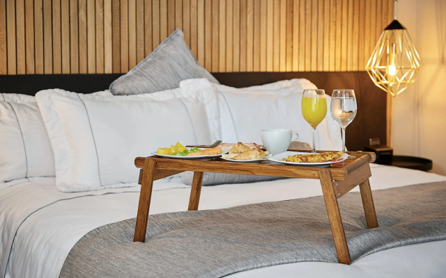 14 Urban Hotel