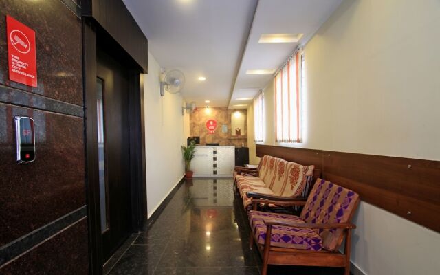 OYO 4733 Champion Residency