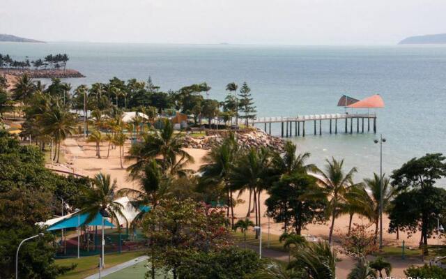 Townsville Seaside Apartments