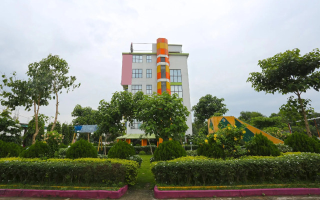 OYO 8256 Amantran Resort
