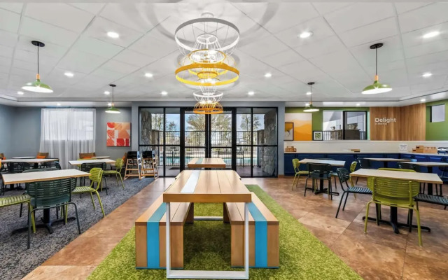 Spark by Hilton Phoenix East Mesa
