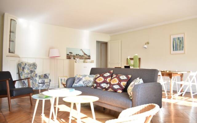 Spacious 2 Bedroom Apartment in Paris 2nd