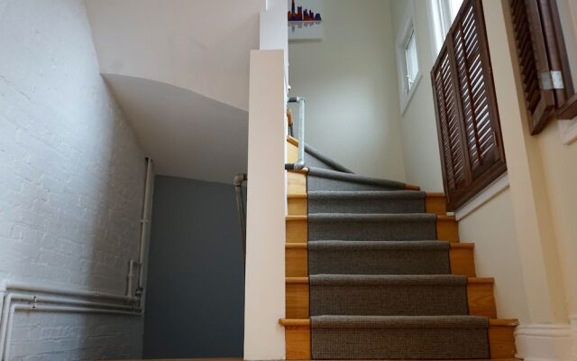 3-Level Bucktown Home - Amazing Outdoors & Parking