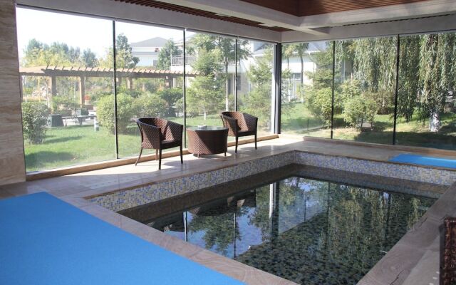 Qingyang Baiyangdian Spring Resort