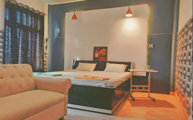 Hotel Royal Palm Inn