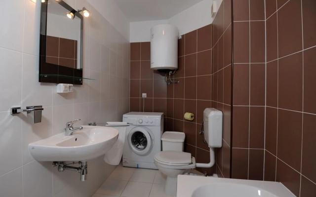 Citybreak Apartman With Private Beach Near Split