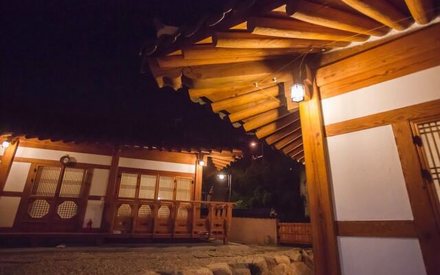 Jeonju Hanok Village Kkotmureut