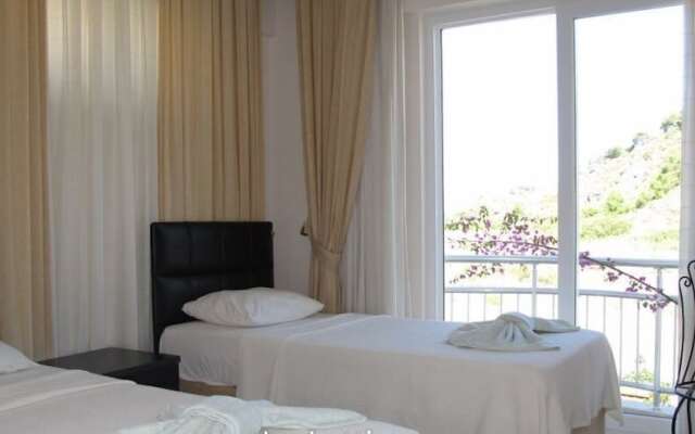 Villa AQ10 by JoyLettings