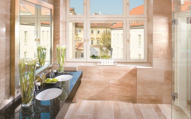 Mandarin Oriental, Prague