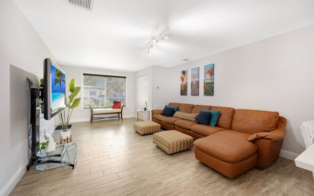 Sunny Waterside A in Dania Beach