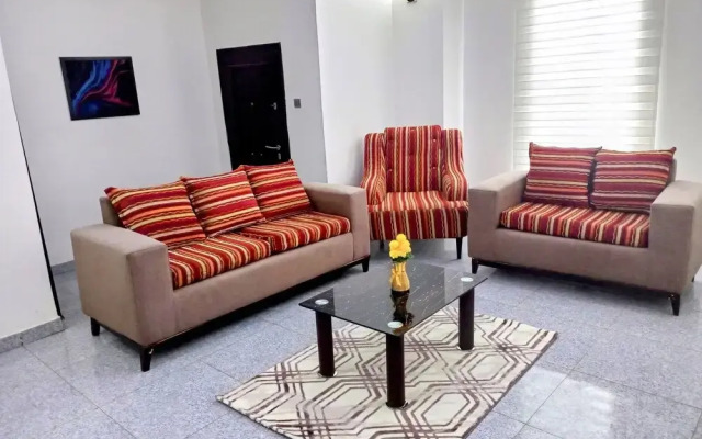 Lovely 2-bedroom Serviced Apartment With a Balcony