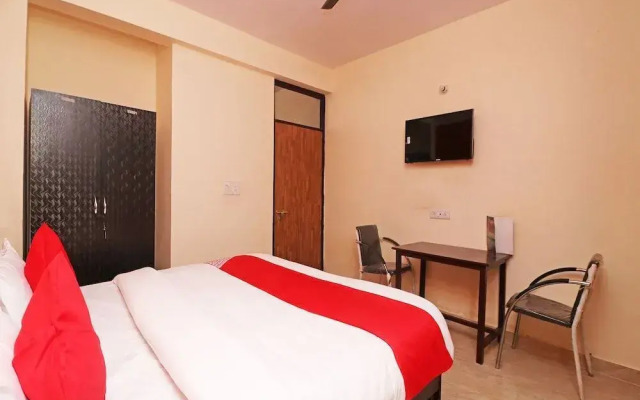 OYO 28366 National Hotel