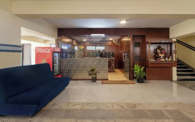 Treebo Marina Grand, Railway Station