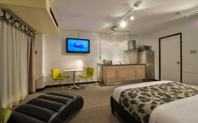 BEST WESTERN Sea Breeze Resort Exmo