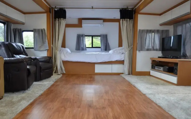 Seogwipo Pyoseoncaravan