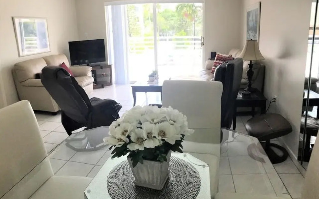 Le Frontenac 210 by Go Florida Condo Sunny Isles