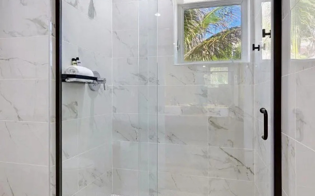 Ocean Treasure Beachside Suites