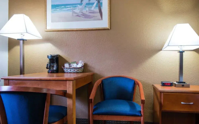 Quality Inn & Suites Redwood Coast