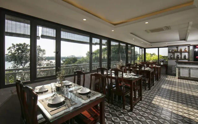 Nam Hai Hotel