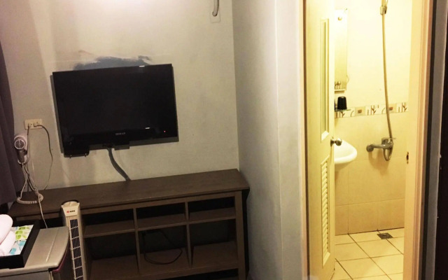 Tomer Hostel