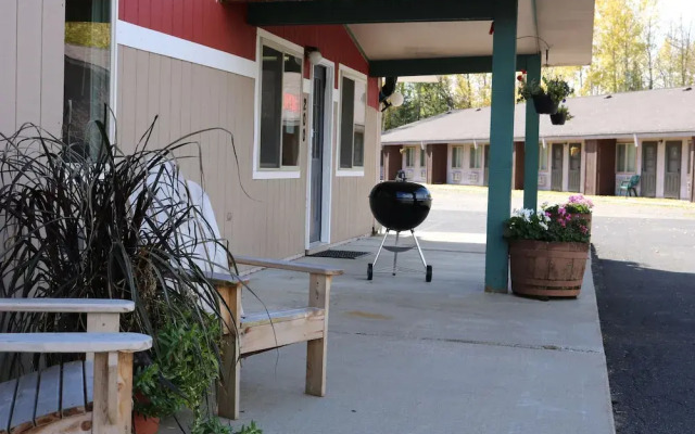 Trails Inn Quadna Mountain Motel