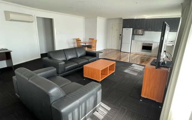 Best Western Charles Sturt Suites & Apartments