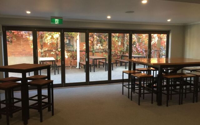 Finley Country Club Hotel Motel