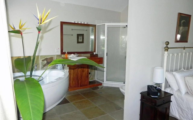 Airlie Waterfront Bed & Breakfast
