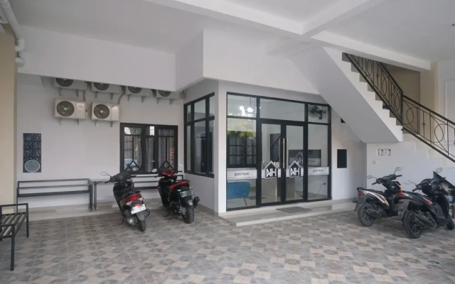 RedDoorz Syariah near UNIMUS Semarang