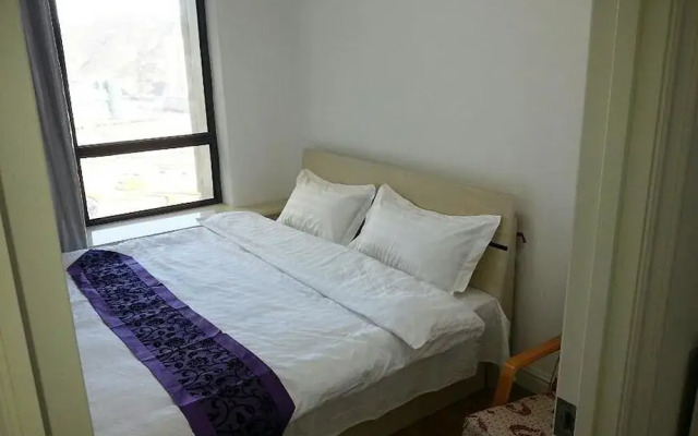 Xinghai Reflection Holiday Hotel