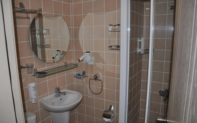 Almena Hotel