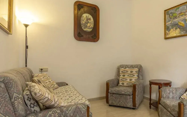 Spacious Villa With Garden
