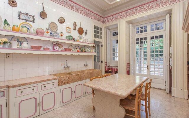 The Romantic Suites & Garden Guest House - Adults Only