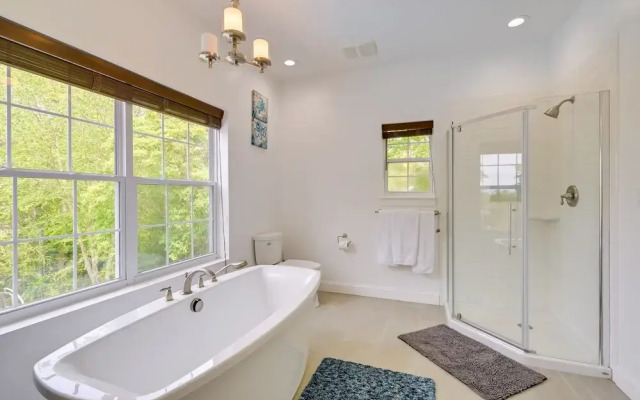 Pet-friendly Southampton Paradise With Pool!