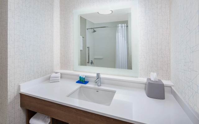 Holiday Inn Express and Suites Ontario Airport by IHG