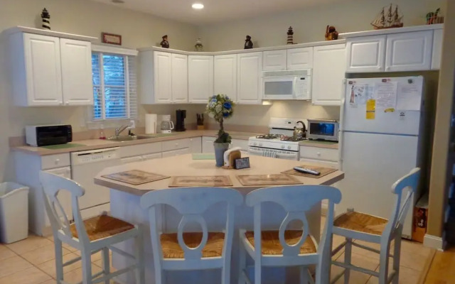 Oc816 St. Charles Place-1