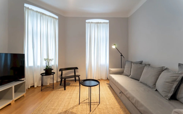 Modern and Bright Apartment - Close TO City Centre